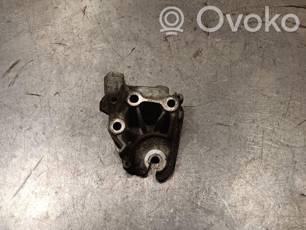 Peugeot Expert Engine mounting bracket 