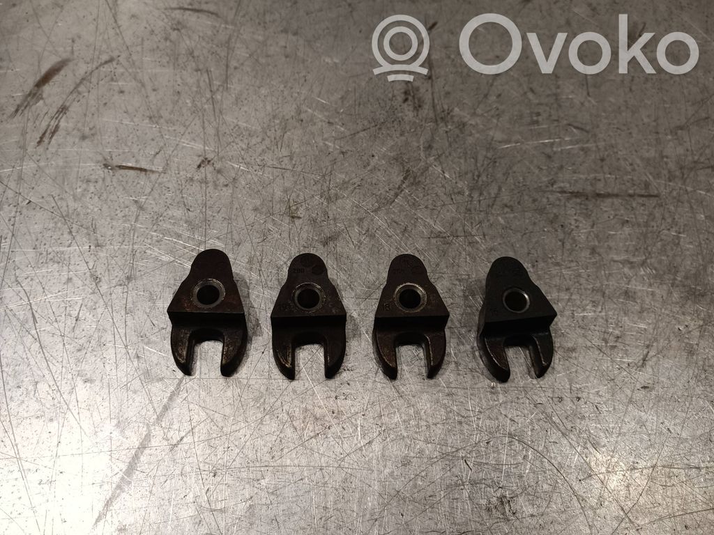 Abrazadera del inyector de combustible