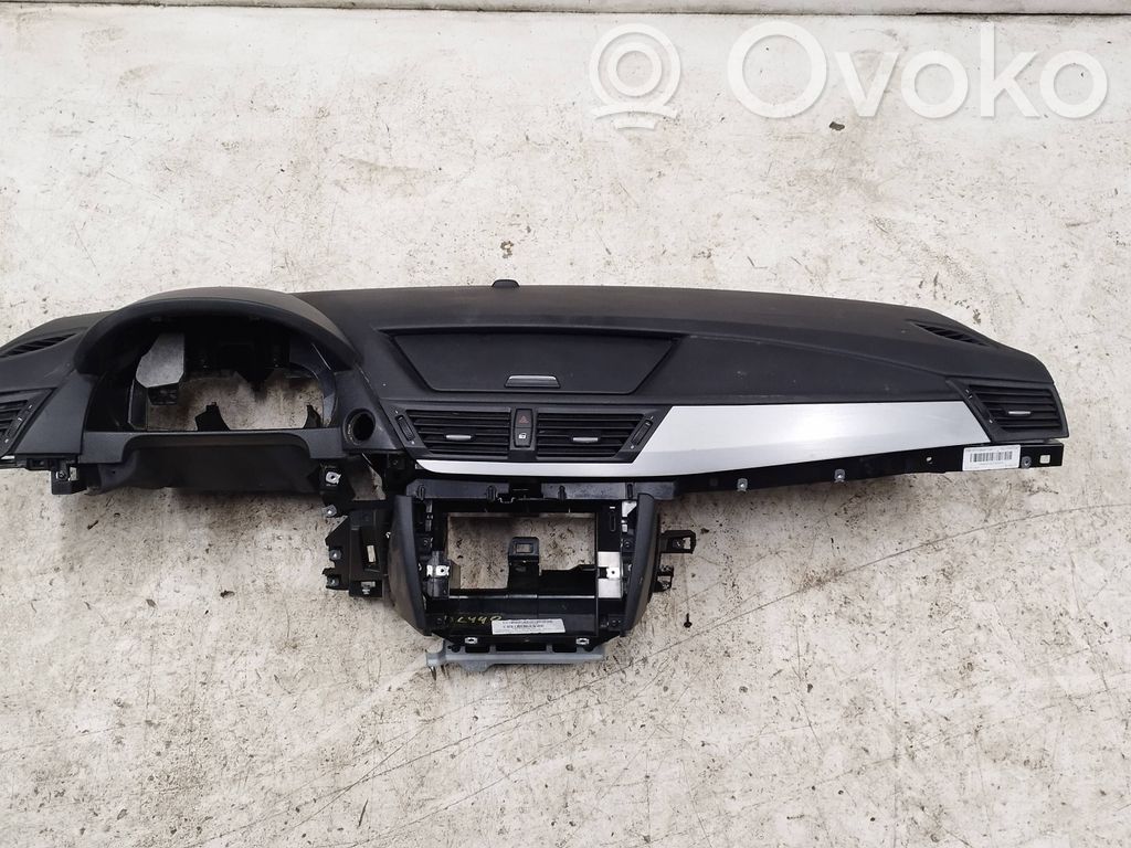 BMW X1 E84 Dashboard 