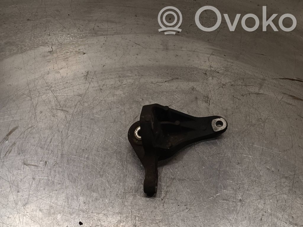 Engine mounting bracket   3M516P093AE