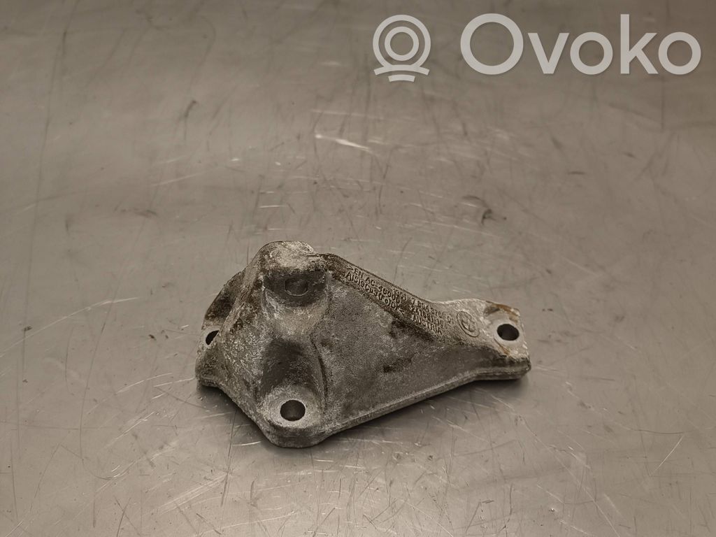 BMW 3 E90 E91 Support pompe injection à carburant 