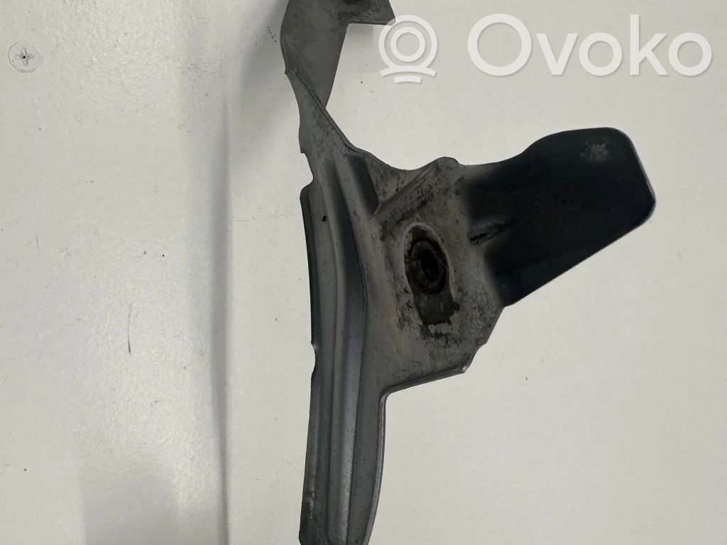 BMW 5 E60 E61 Fender mounting bracket 