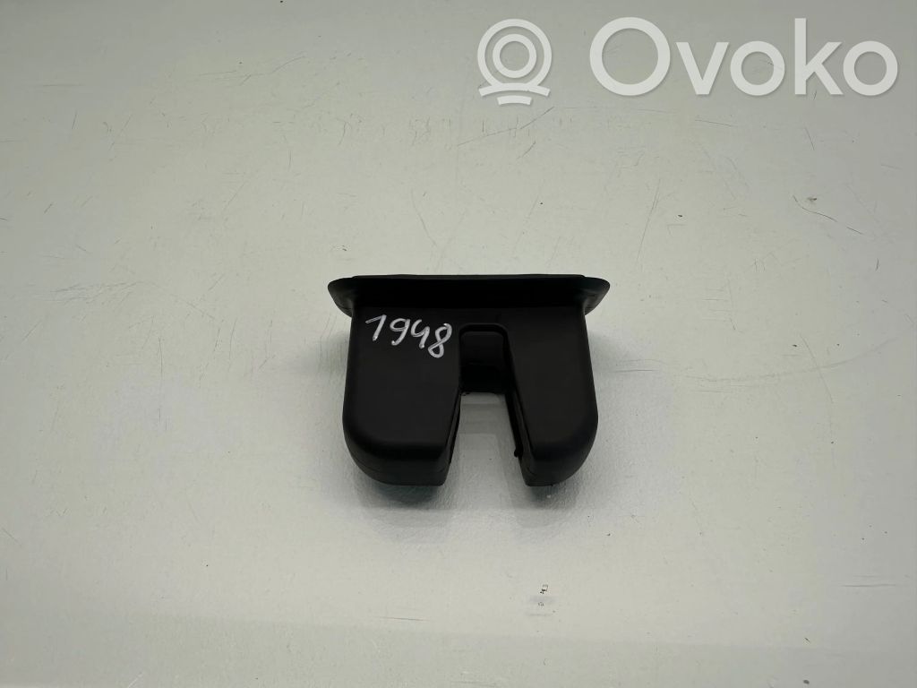 Audi A4 S4 B8 8K Tailgate/boot lid lock trim 