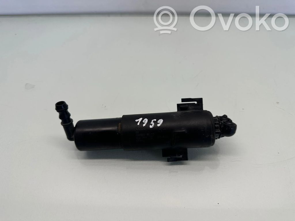 Audi A4 S4 B8 8K Dysza spryskiwacza lampy przedniej 