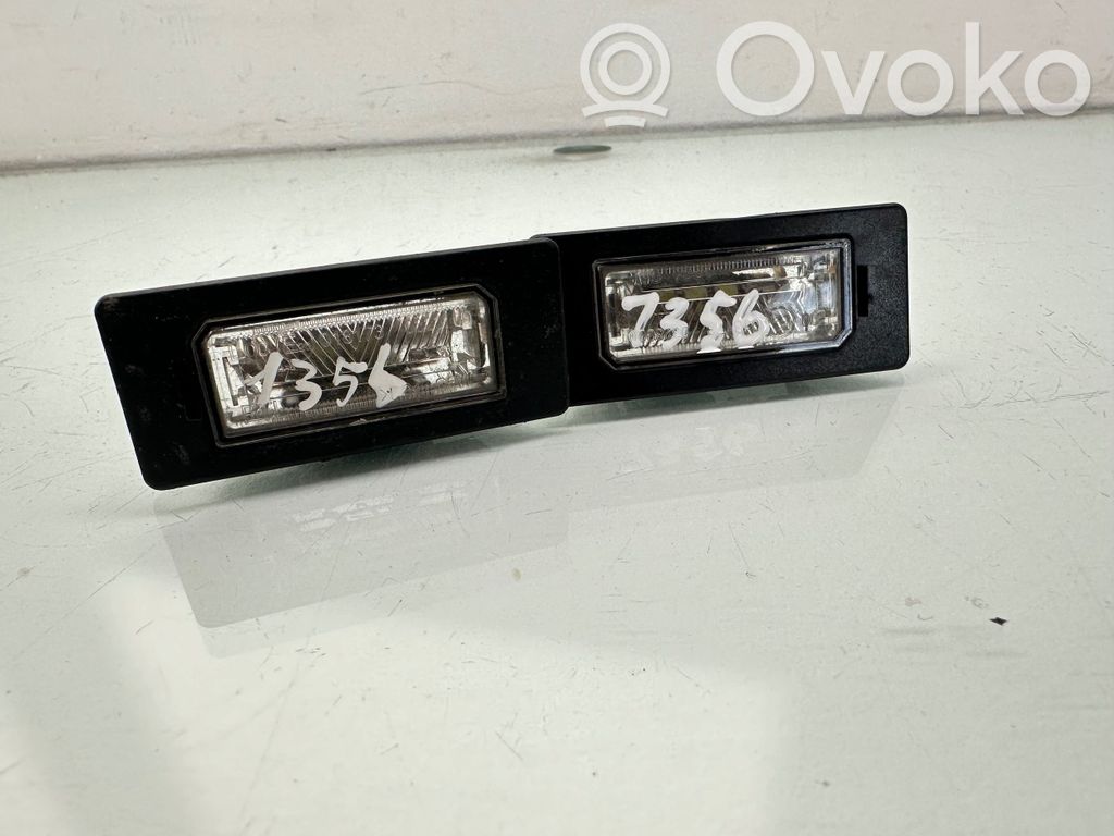 Audi A4 S4 B8 8K Lampa oświetlenia tylnej tablicy rejestracyjnej 