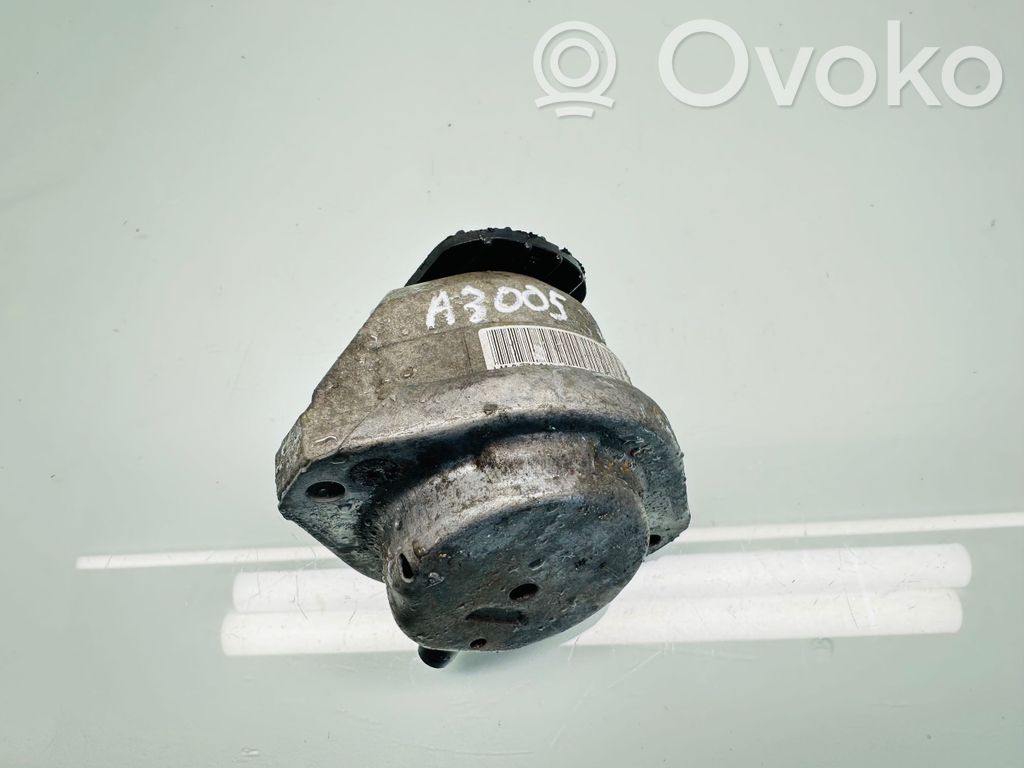 BMW 5 E60 E61 Engine mount bracket 