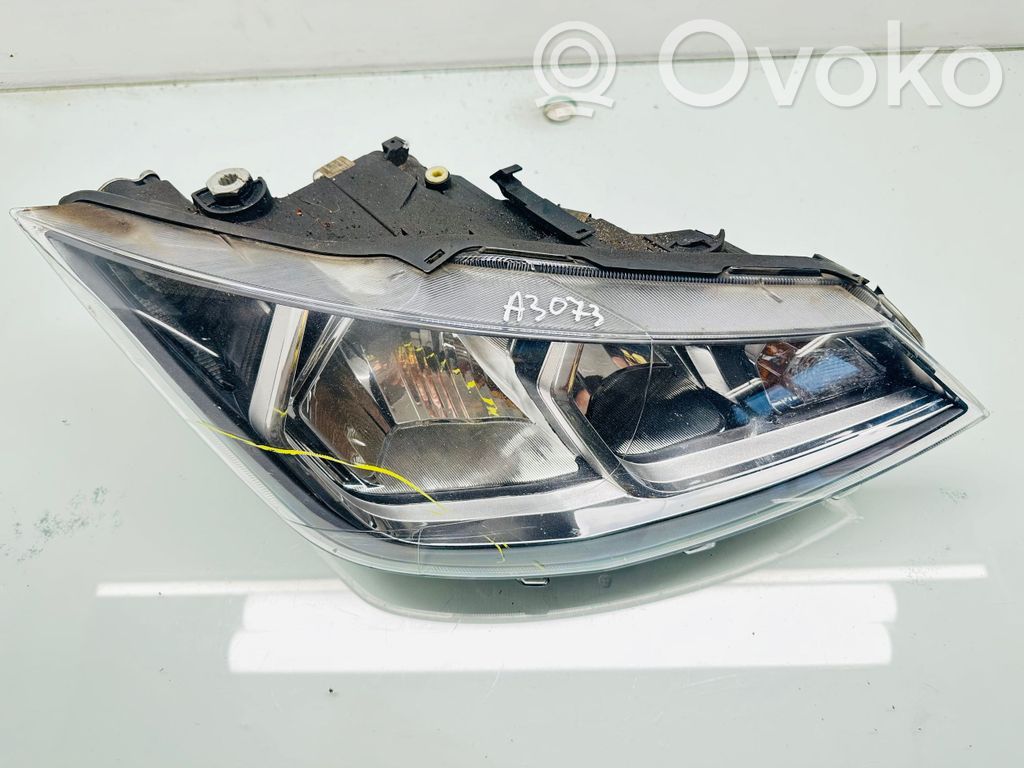 Seat Ibiza V (KJ) Lampa przednia 