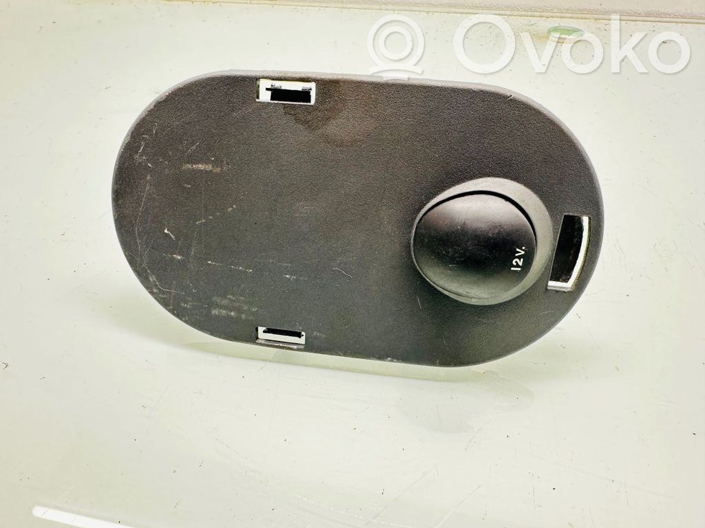 Citroen Jumpy Cigarette lighter trim front 