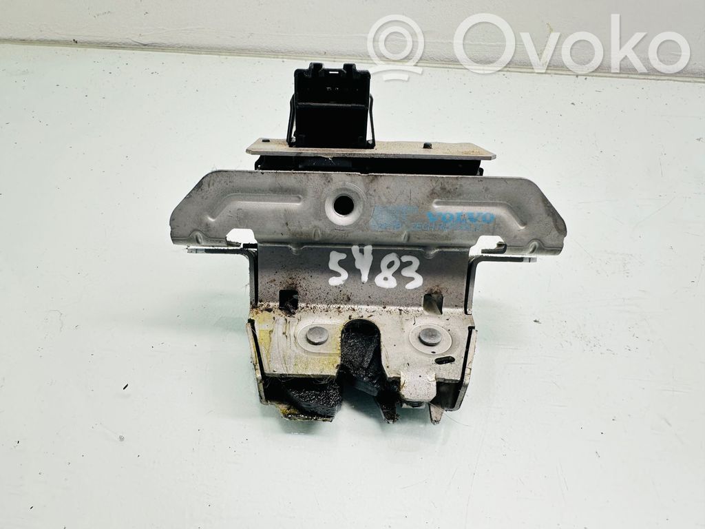 Volvo V70 Aizmugurējā pārsega slēdzene 