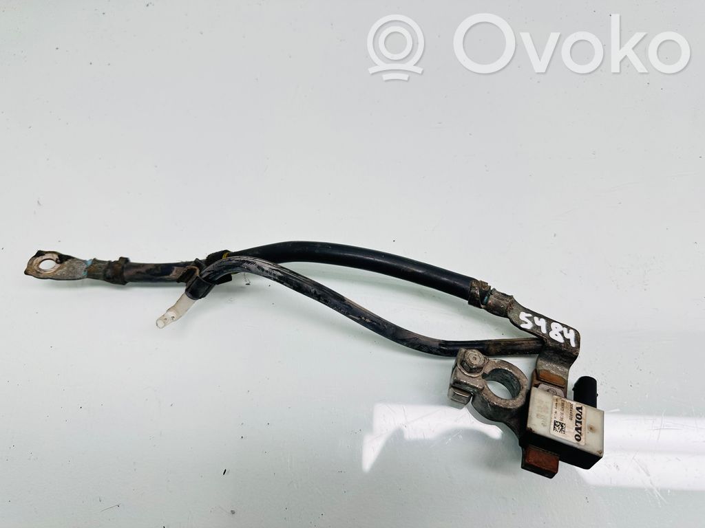 Volvo V70 Maakaapeli, akku 