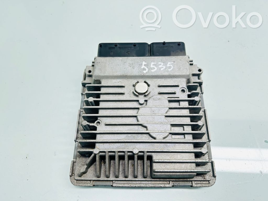 Volkswagen Touran II Engine control unit/module 