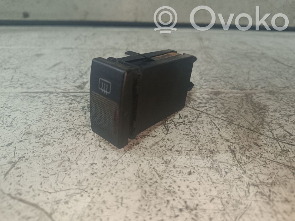 Tuulilasinlämmittimen kytkin   4D0941503