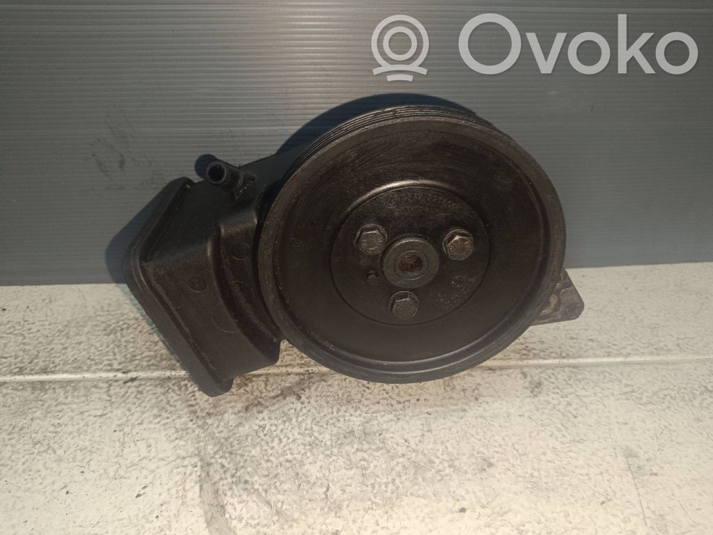Ohjaustehostimen pumppu   32412247599