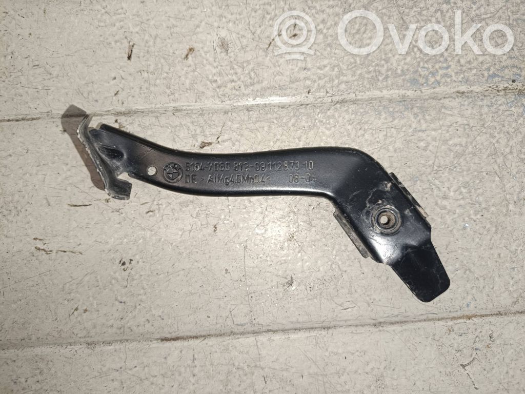 Fender mounting bracket   7060813