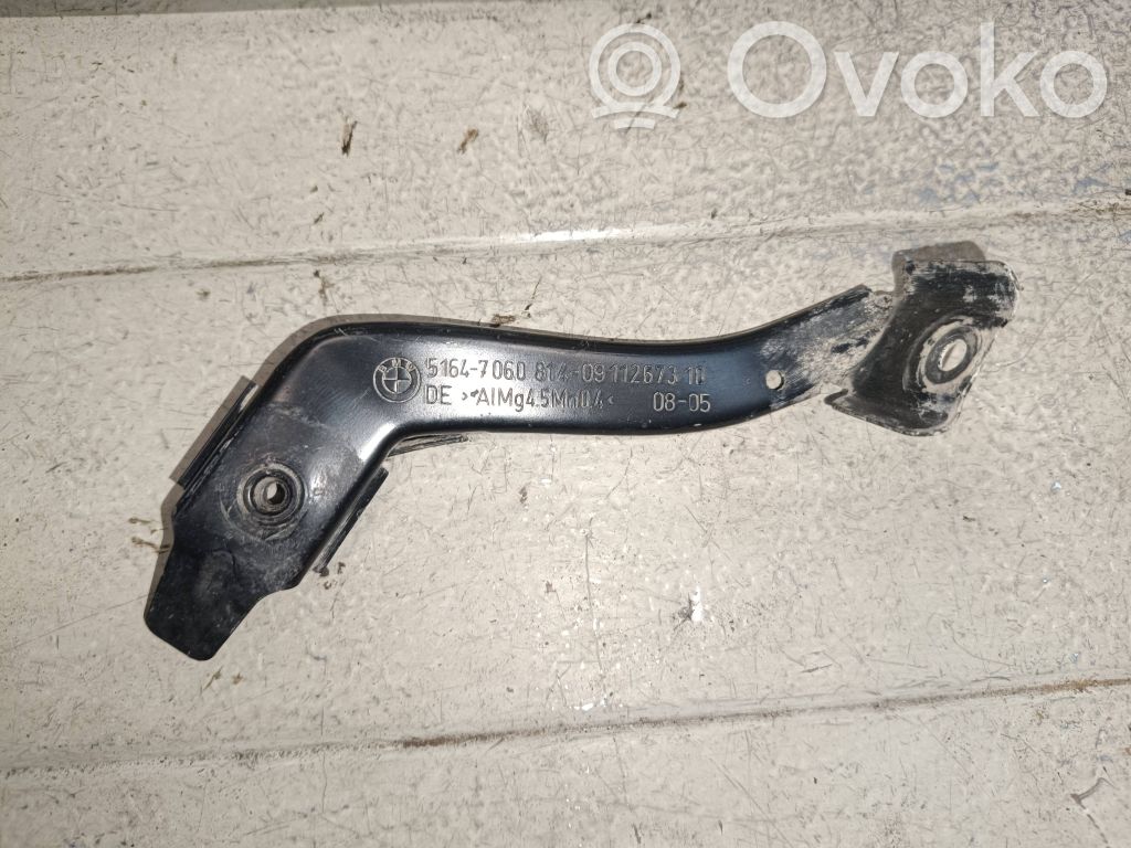Fender mounting bracket   7060814