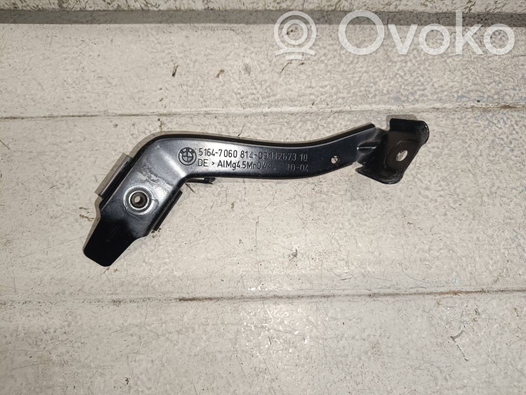 Fender mounting bracket   7060814