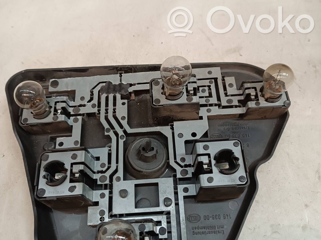 BMW 5 E39 Tail light bulb cover holder 