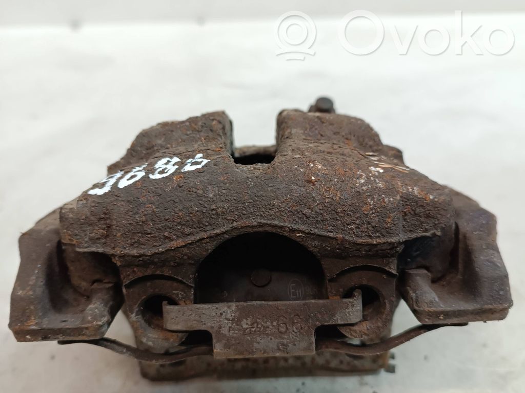 Rear brake caliper   9686