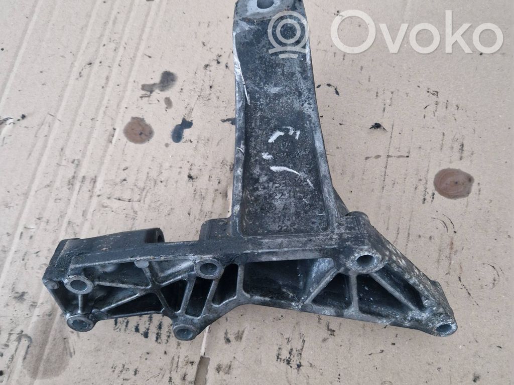 Engine mounting bracket   6753225,21100,2211