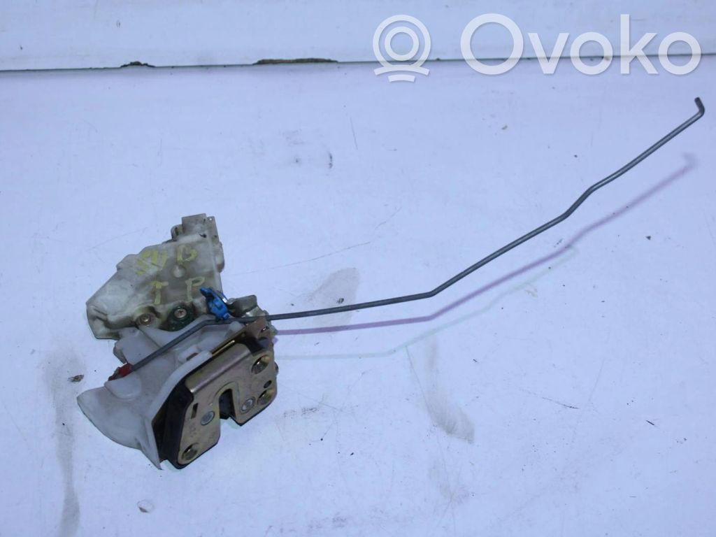 Subaru Impreza II Rear door lock 