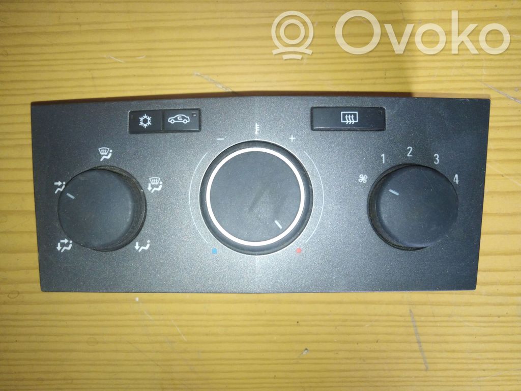 Opel Zafira B Climate control unit 