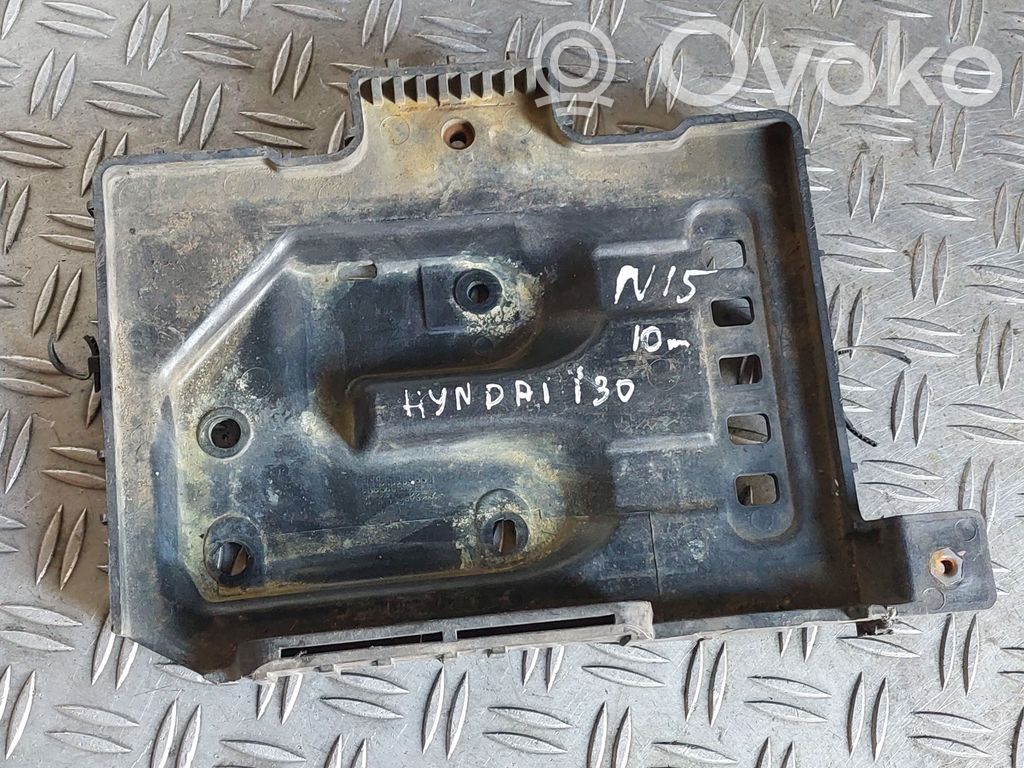 Hyundai i30 Battery tray 