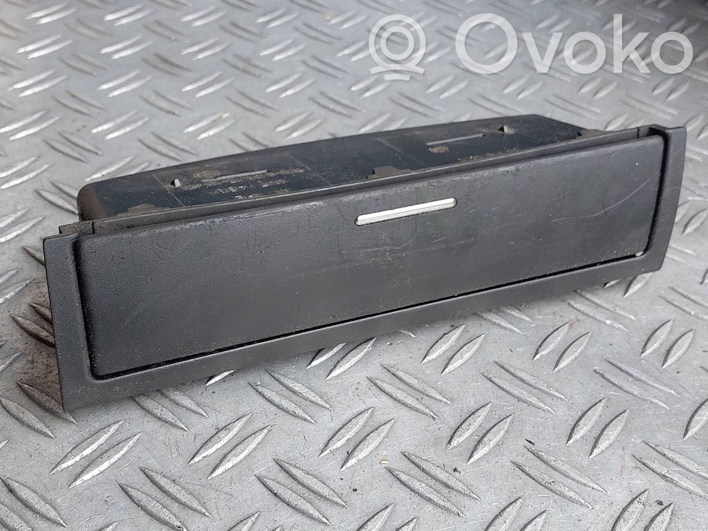 BMW 3 E46 Daiktadėžė 