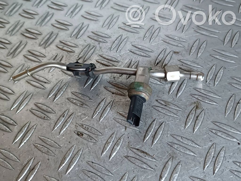 BMW 3 E90 E91 Fuel pressure sensor 