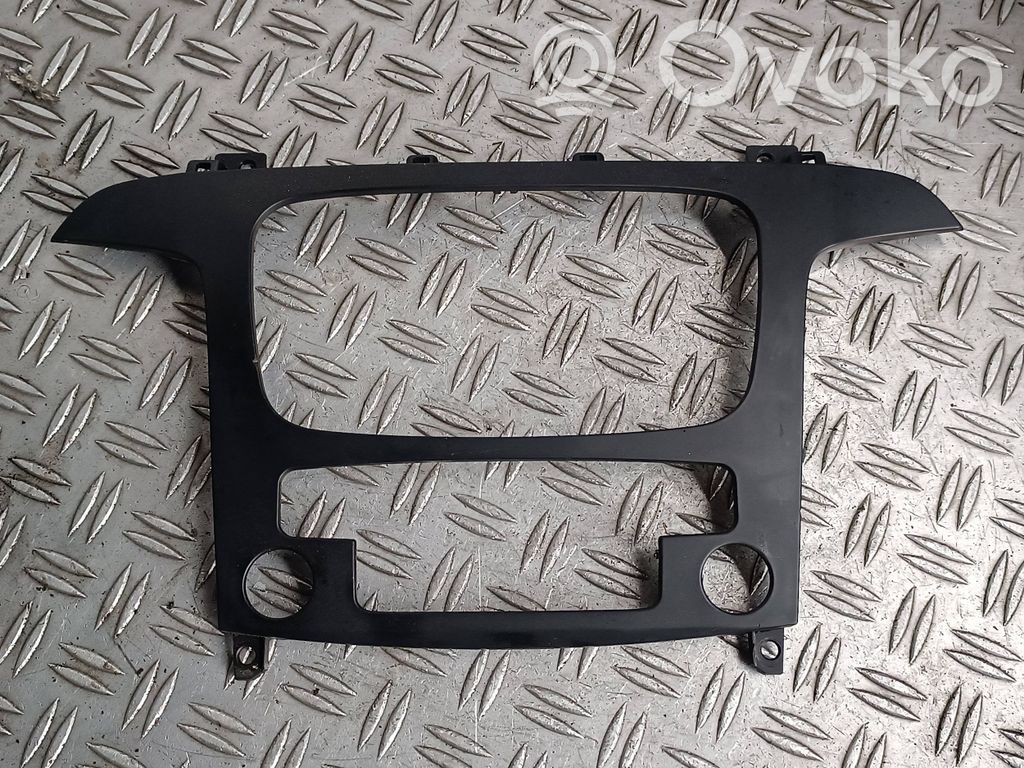 Ford Galaxy Radio/GPS head unit trim 