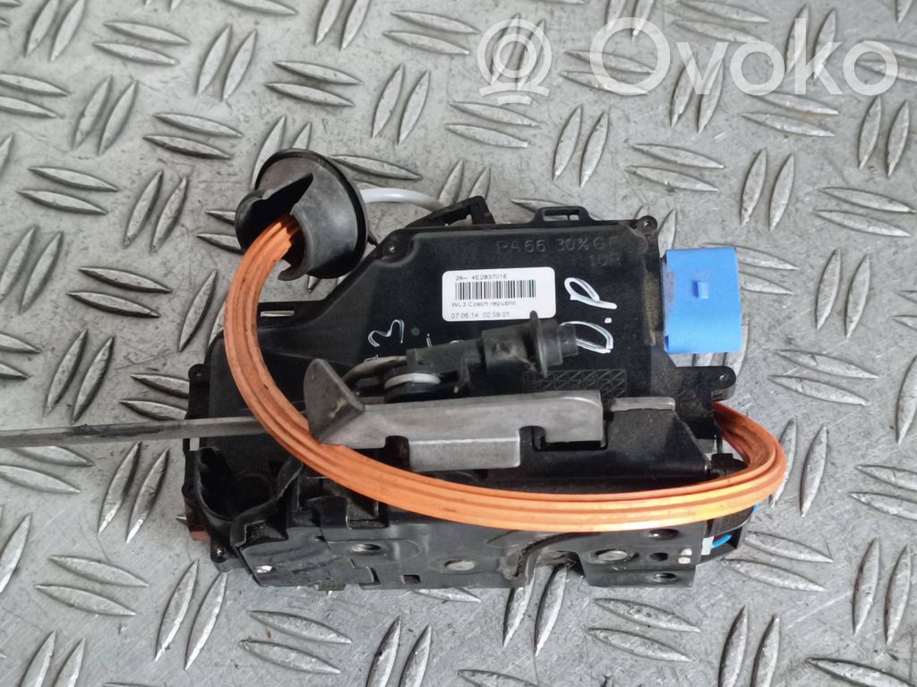 Audi A3 S3 8P Front door lock 