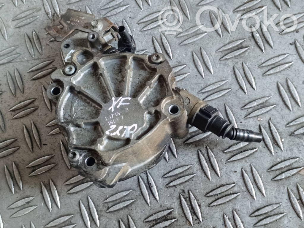 Jaguar XF X250 Vacuum pump 