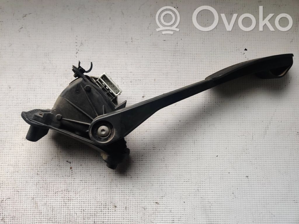 Volvo S70  V70  V70 XC Accelerator throttle pedal 