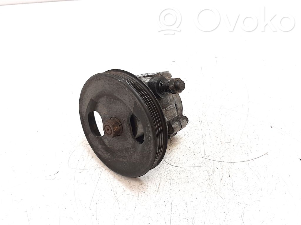 Mitsubishi L200 Power steering pump 