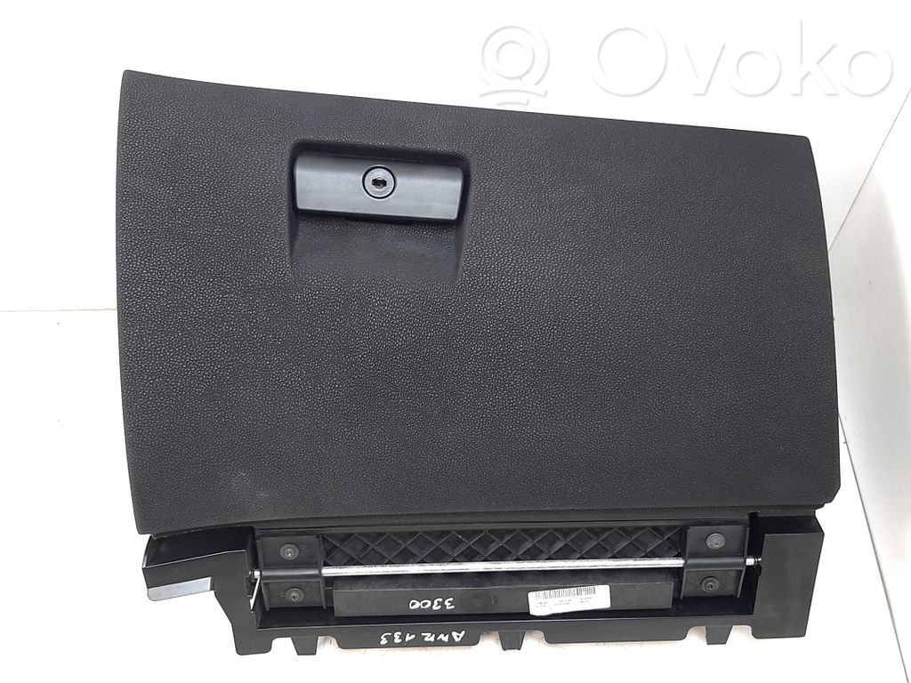 Glove box set   7056000