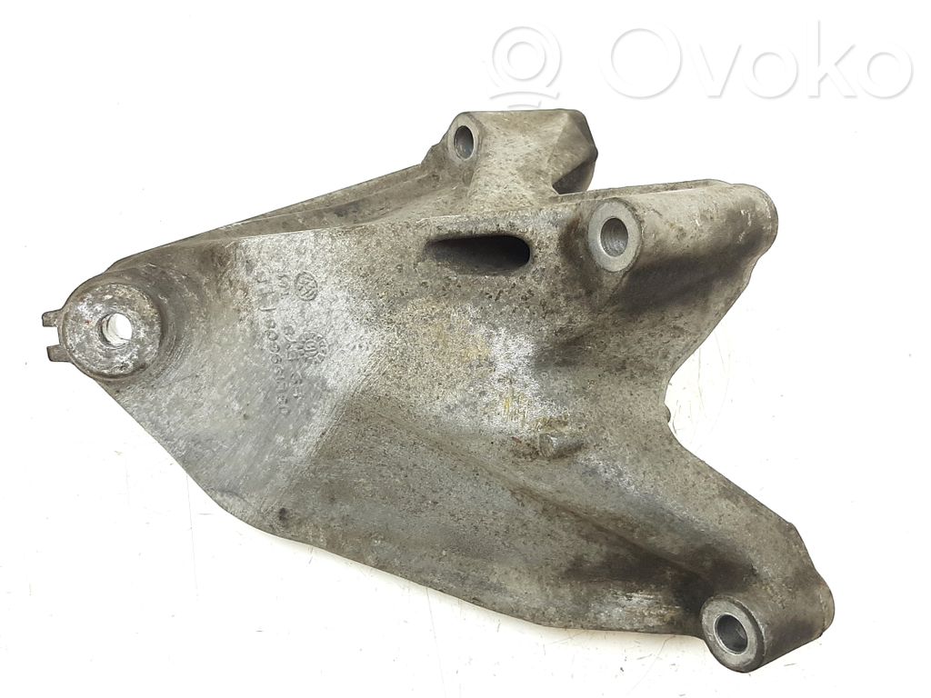 Volkswagen Crafter Engine mounting bracket 