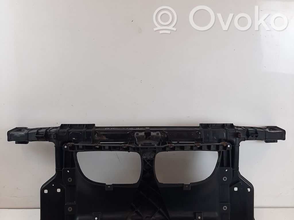 BMW 1 E81 E87 Radiatorių panelė 