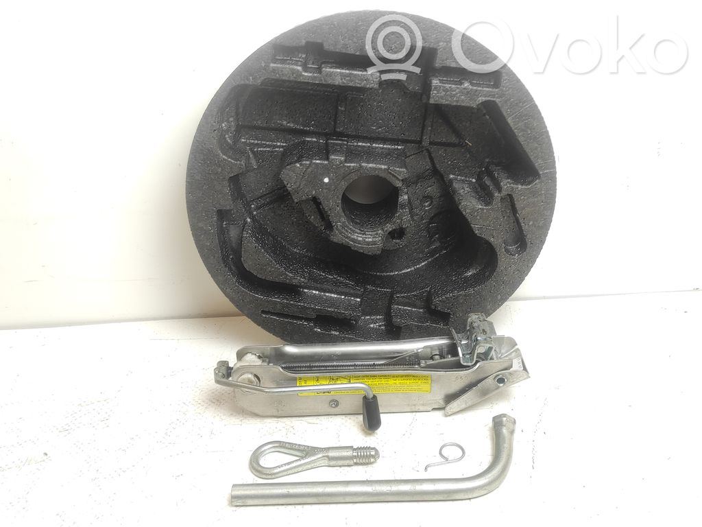 Caja de herramientas   8E9012109,8E0805616C,8D0012244A,8E0011031M,8N0012219