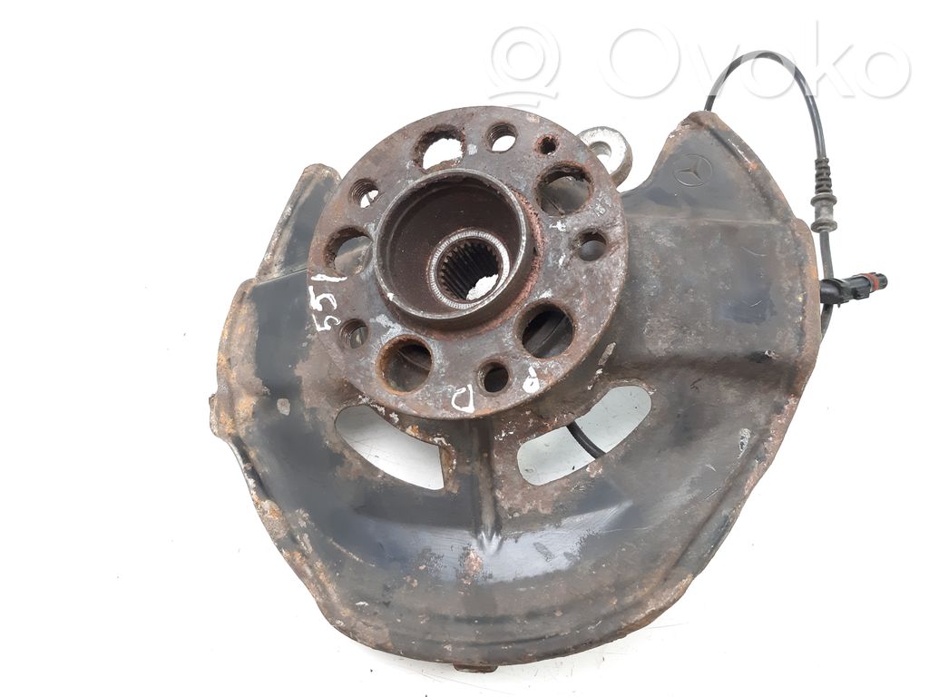 Mercedes-Benz A W169 Front wheel hub 