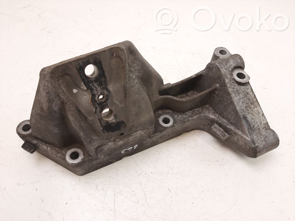 Iveco Daily 6th gen Engine mounting bracket 