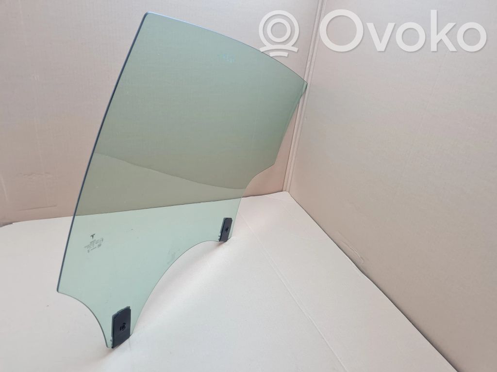 Rear windscreen/windshield window   43R011570,E008686