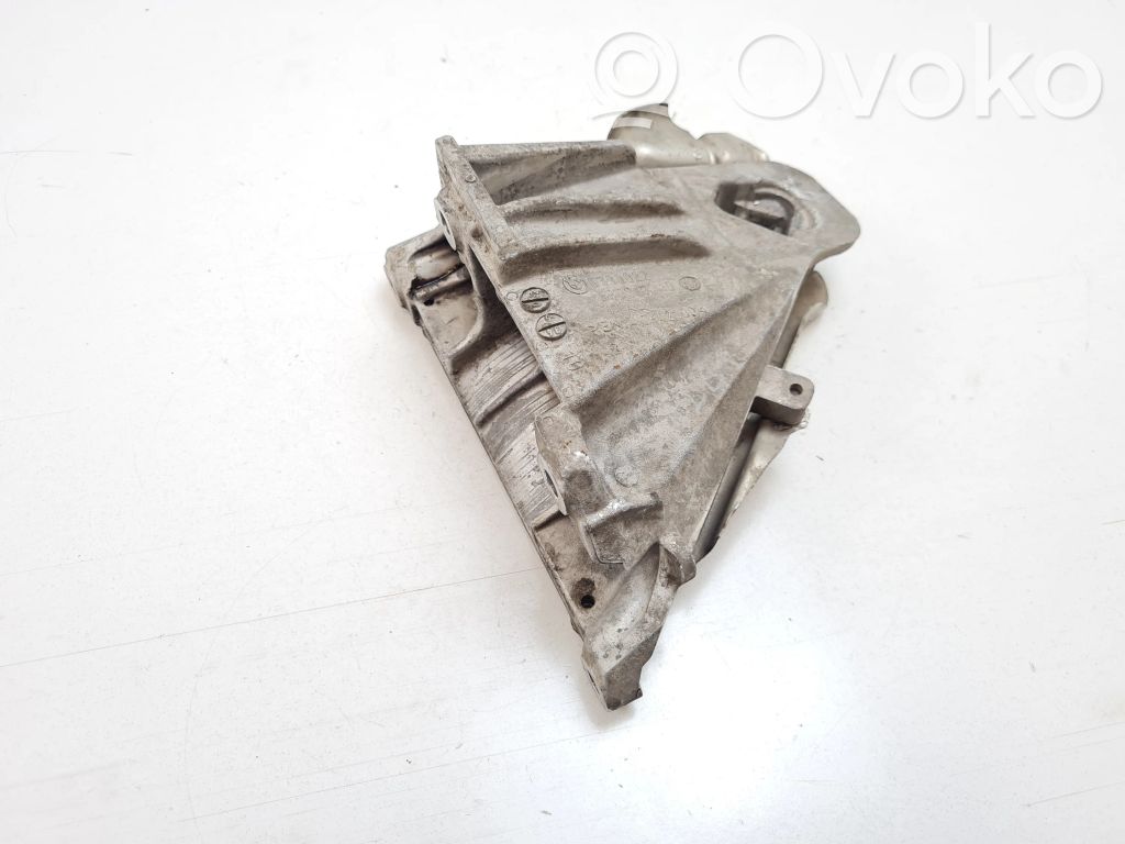 Engine mounting bracket   6790022,580912