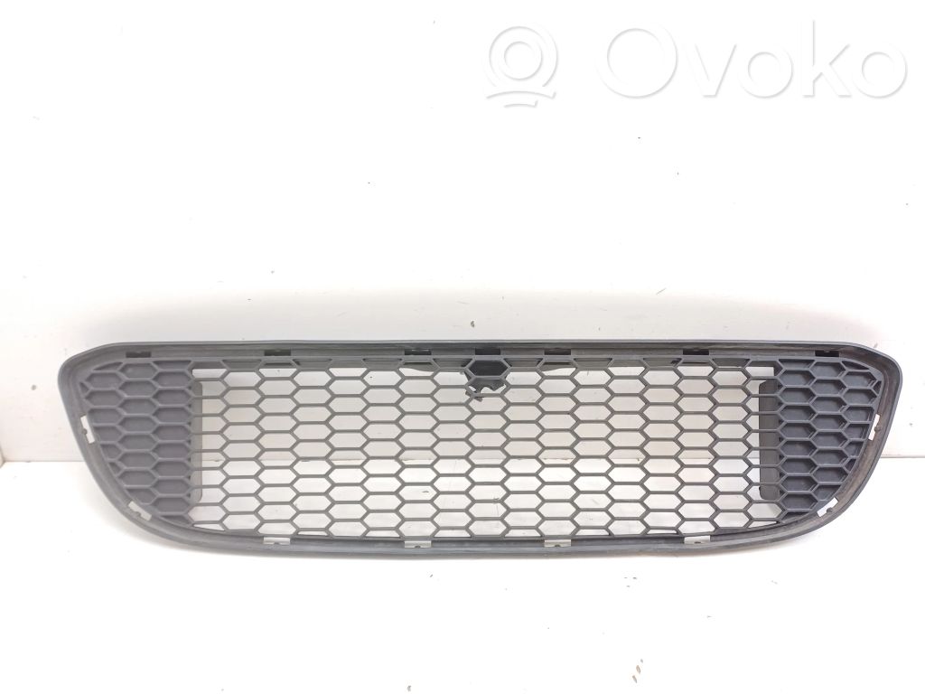 BMW 1 E82 E88 Front bumper lower grill 