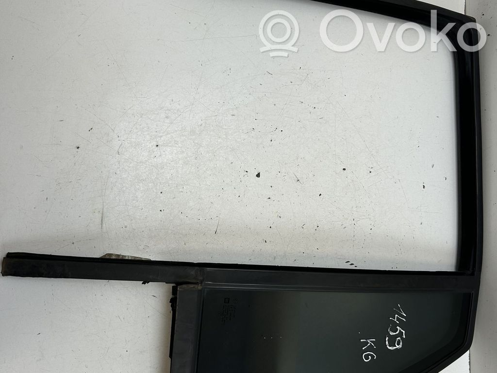 Chevrolet TrailBlazer Rear side window 
