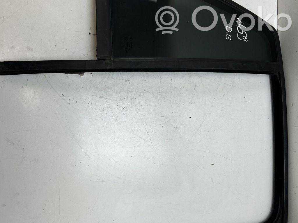 Chevrolet TrailBlazer Rear side window 