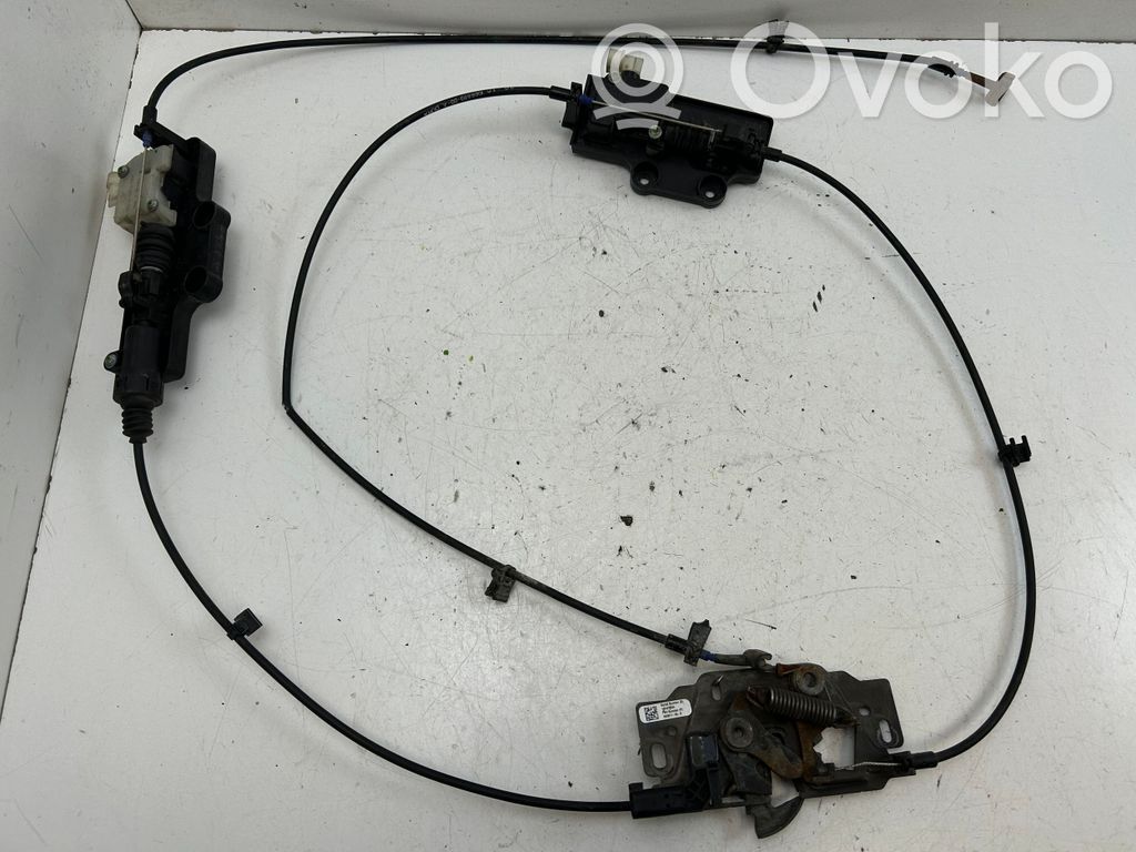 Tesla Model S Engine bonnet/hood lock/catch 
