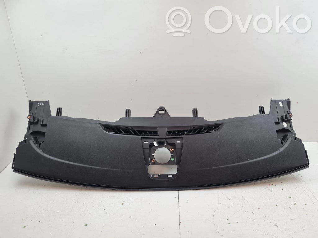 Opel Zafira C Панель 