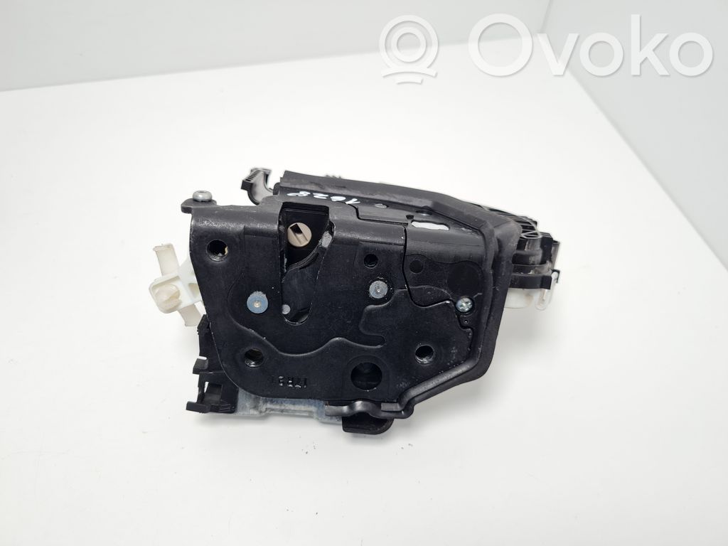 Audi A4 S4 B9 8W Priekšpusē slēdzene 