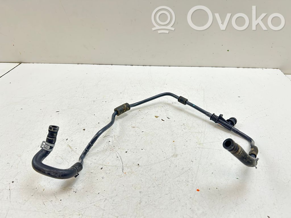 Audi A4 S4 B9 8W Engine coolant pipe/hose 