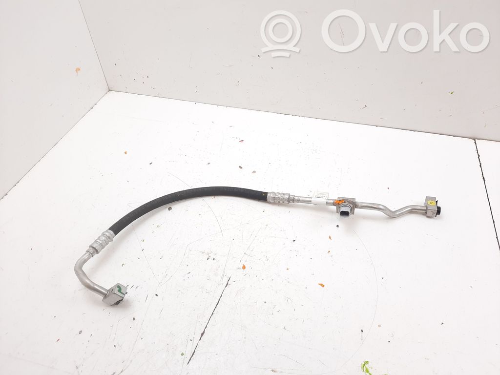 Audi Q4 e-tron Ilmastointilaitteen putki (A/C) 