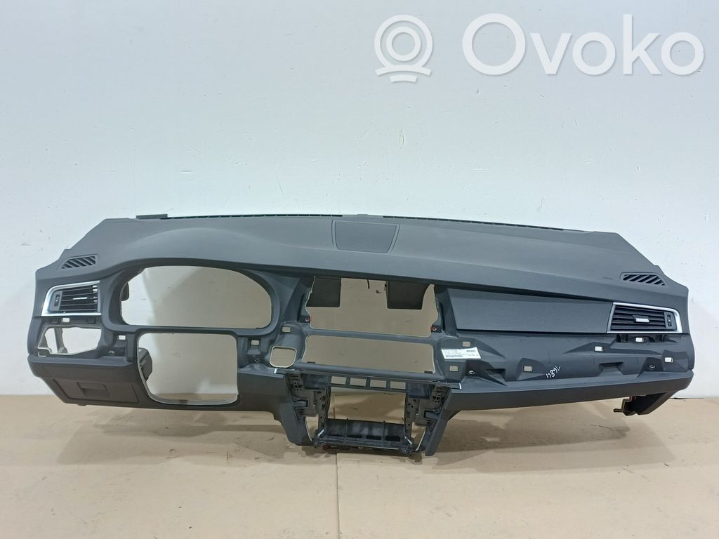 BMW 5 GT F07 Panelė 